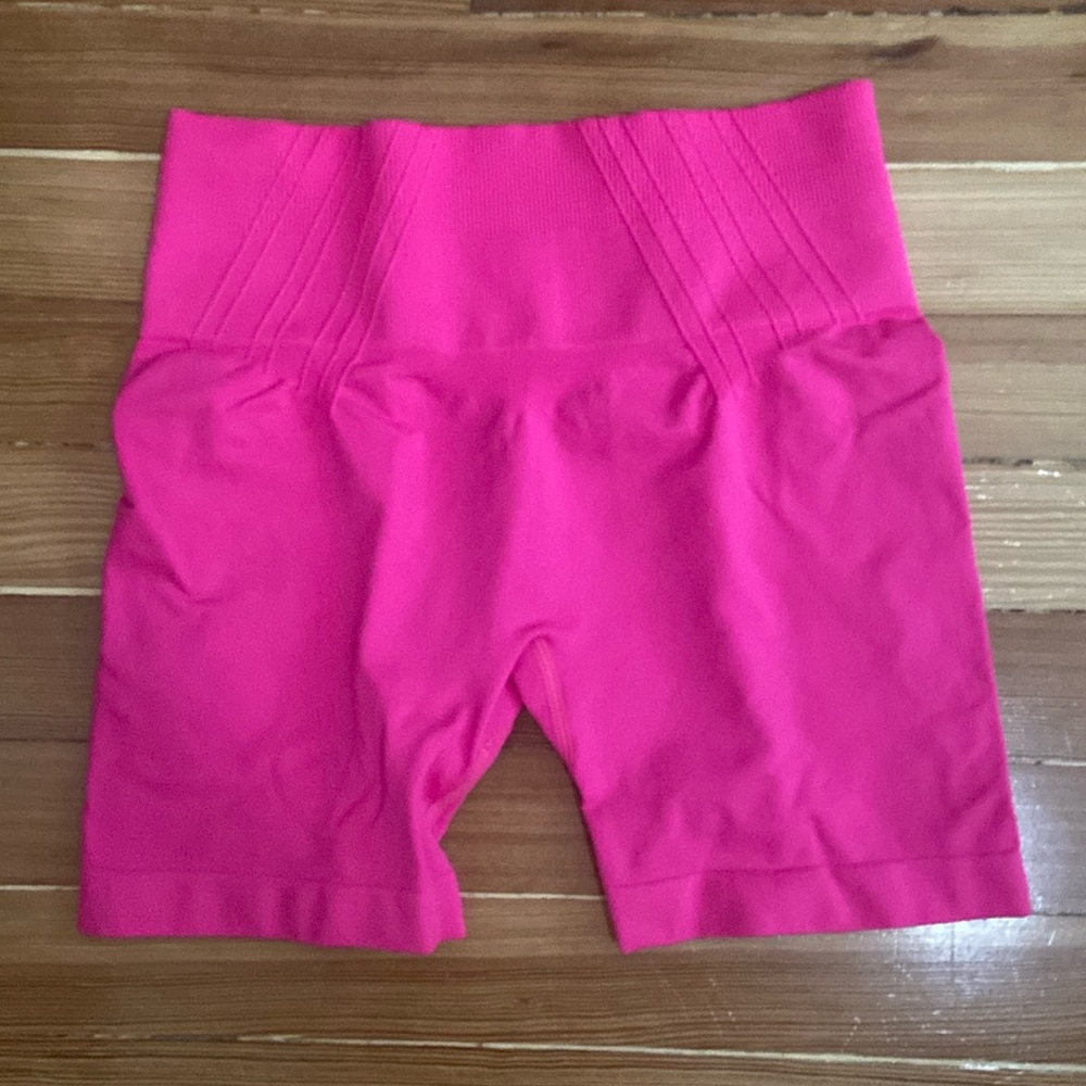 Hot pink Buffbunny seamless shorts medium